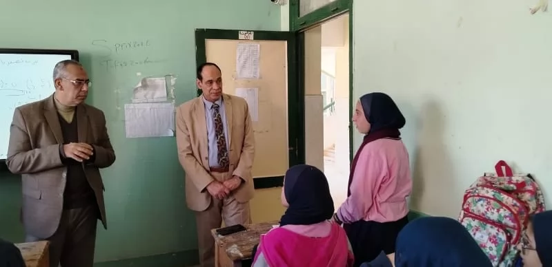 مدير تعليم القليوبية يناقش 