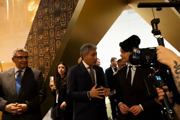 وزير السياحة يستقبل زيارات هامة للجناح المصري في بورصة برلين 2026