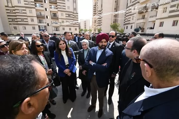 رئيس البنك الدولي يتفقد وحدات 