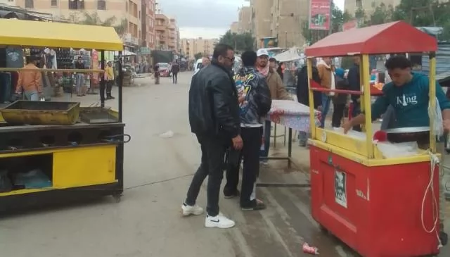جهاز مدينة بدر يشن حملة مكبرة على إشغالات ومخالفات منطقة الزلزال.