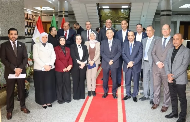 محافظ القليوبية يعقد أول لقاء مع نواب البرلمان