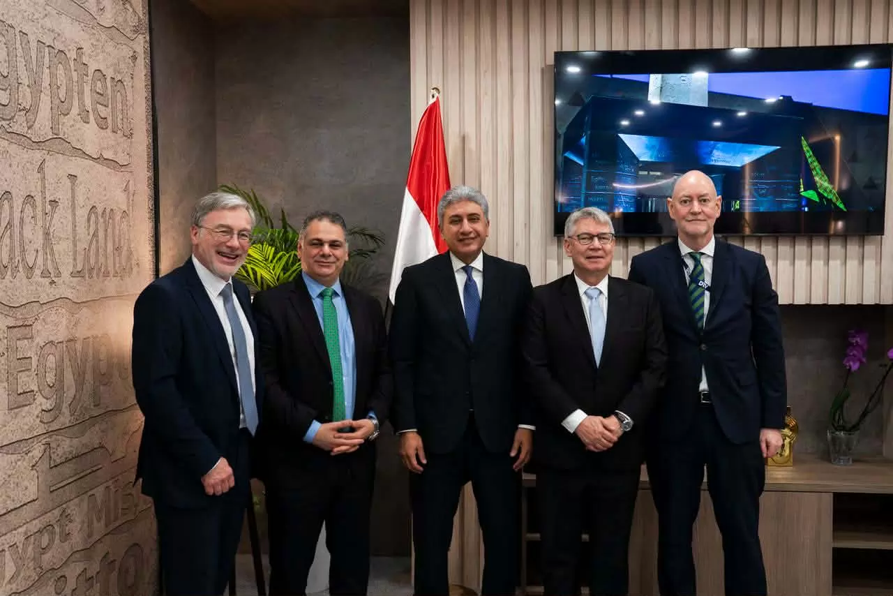 وزير السياحة يلتقي بقيادات الاتحاد الفيدرالي لصناعة السياحة الألم