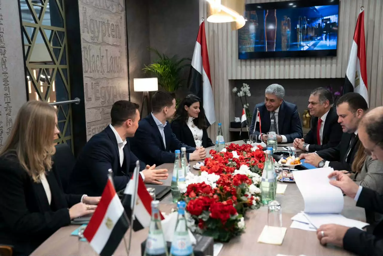 وزير السياحة يلتقي بقيادات الاتحاد الفيدرالي لصناعة السياحة الألم