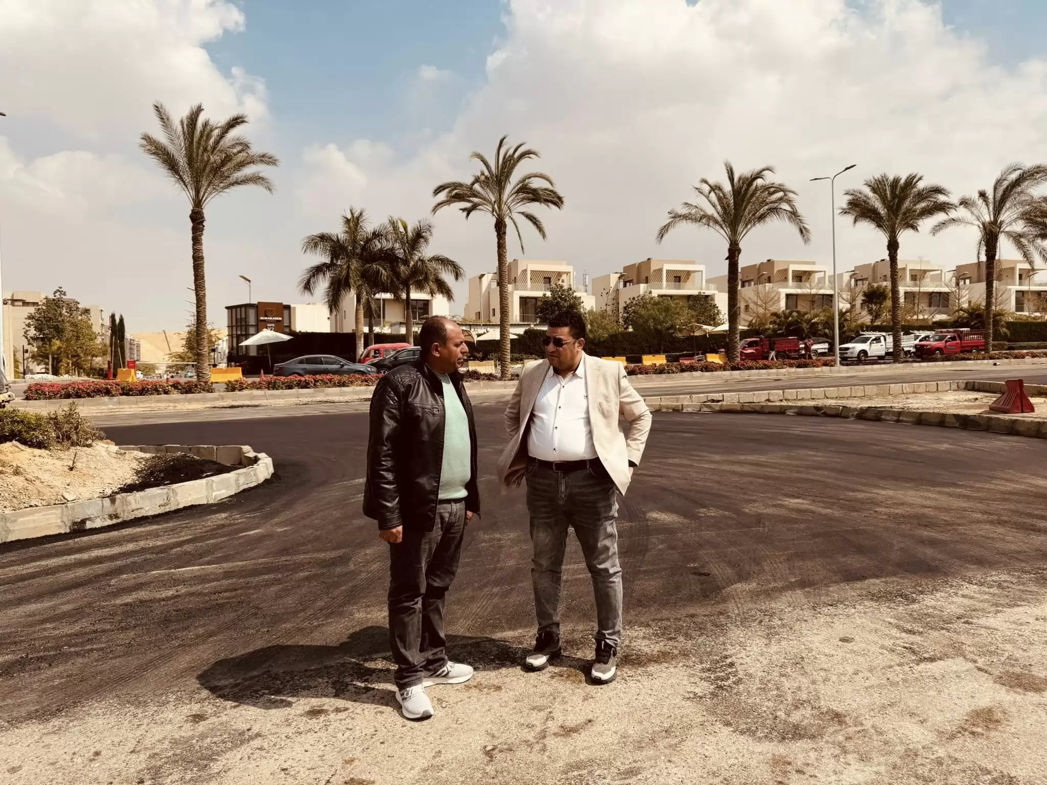 رئيس جهاز القاهرة الجديدة يتفقد أعمال الطرق بمحور R7 .. صور