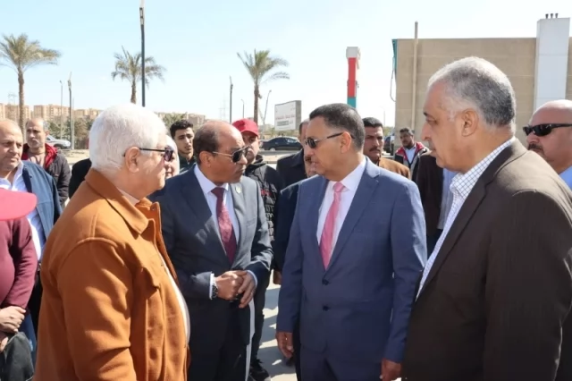 محافظ القليوبية يتابع الالتزام بتعريفة الركوب وأسعار الوقود 