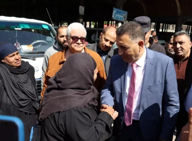 محافظ القليوبية يتابع الالتزام بتعريفة الركوب وأسعار الوقود 