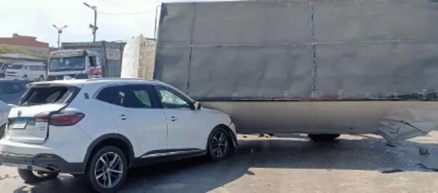 إصابة 5 فى تصادم 13 سيارة بالطريق الصحراوى بالإسكندرية