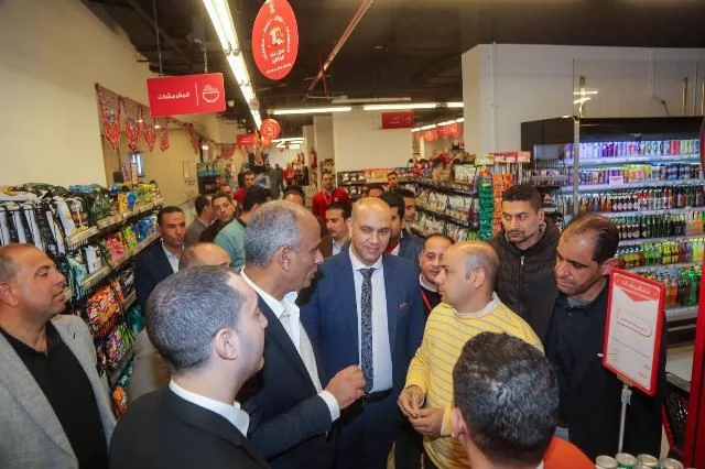 مكي: تكثيف الحملات لضبط الأسواق والتصدي لأي زيادة غير مبررة
