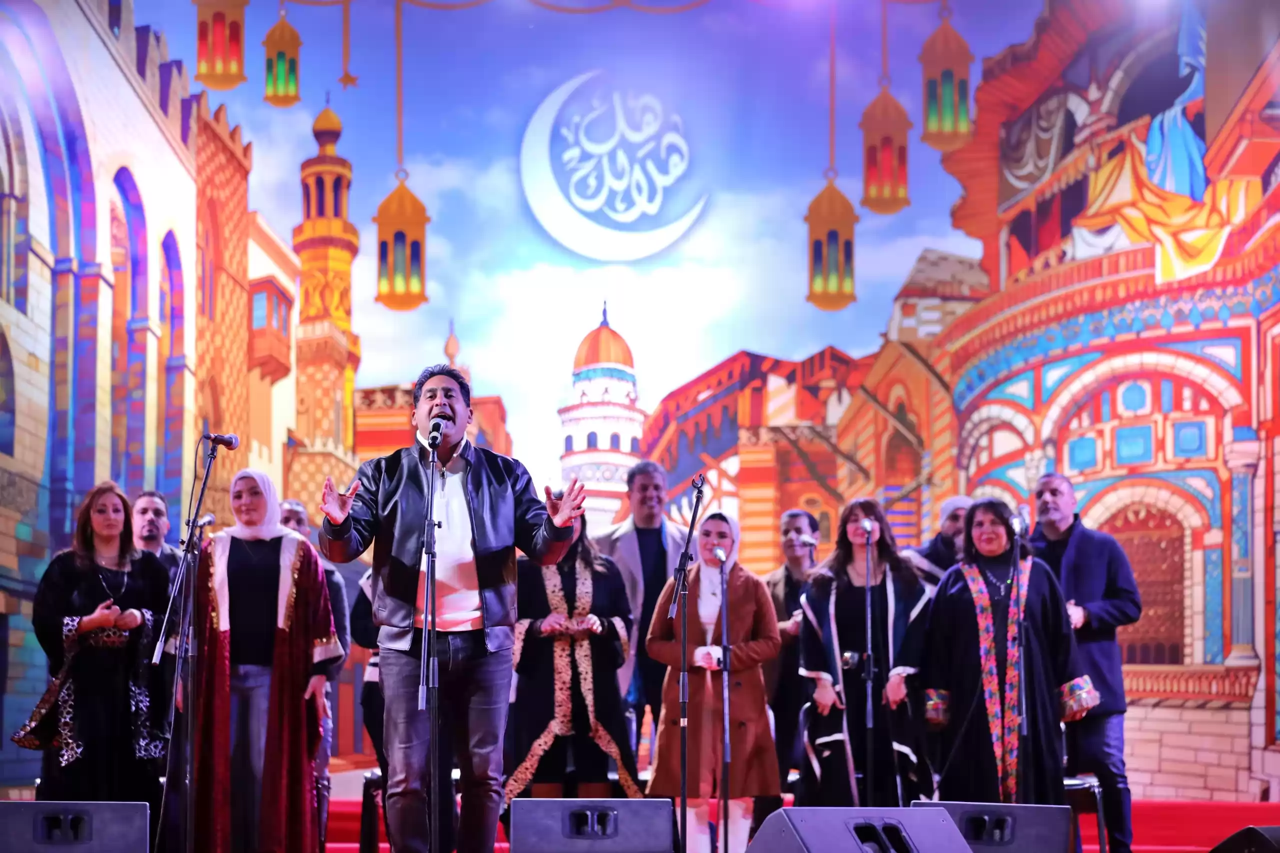 فرقة «أعز الناس» تحيي الليلة الحادية عشرة لـ «هل هلالك 10»