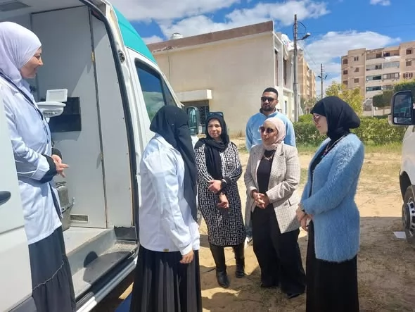 6 عيادات تخصصية في قافلة طبية بقرية ابوسلطان بالإسماعيلية..صور