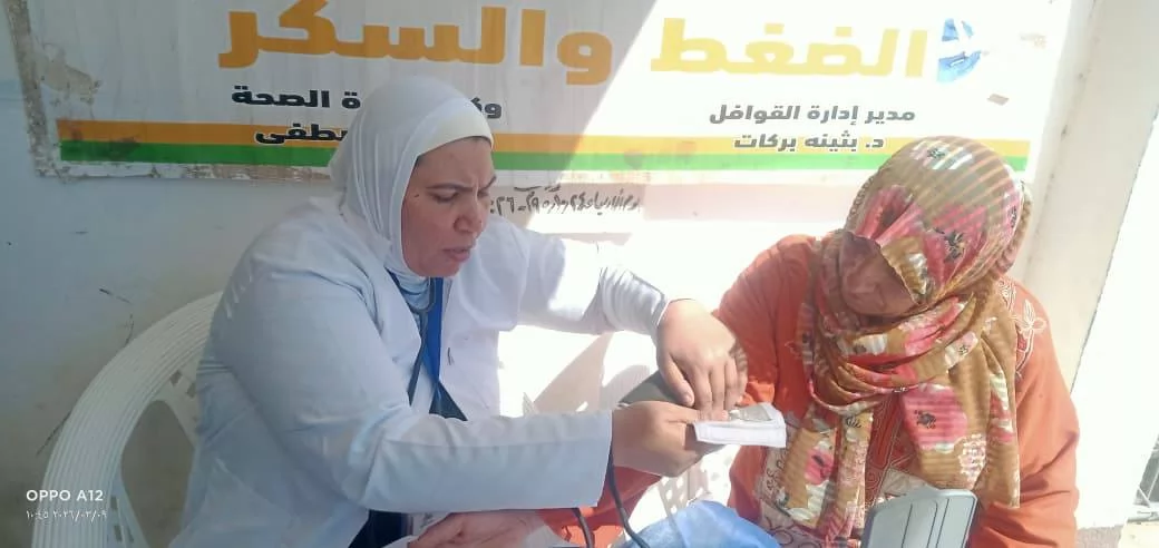 6 عيادات تخصصية في قافلة طبية بقرية ابوسلطان بالإسماعيلية..صور