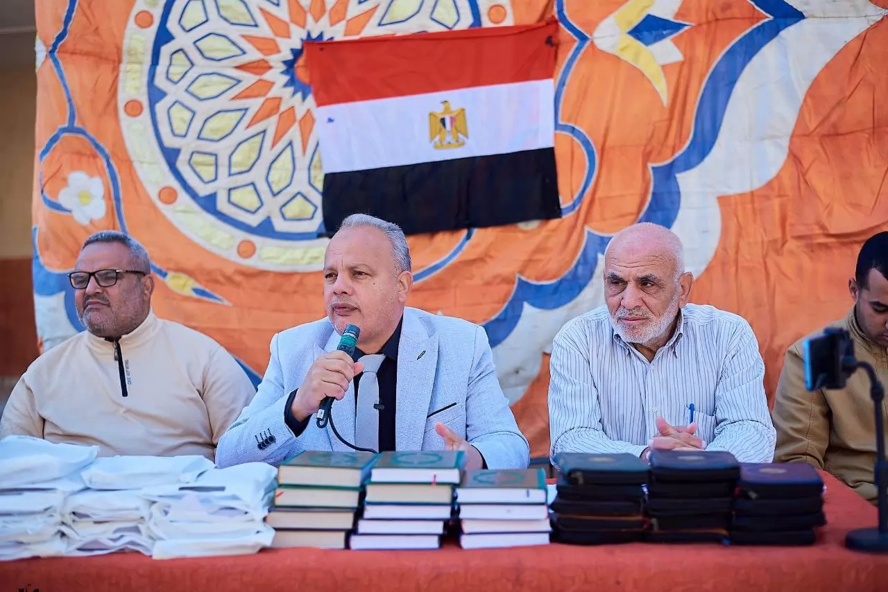 مدرسة أم المؤمنين تكرم حفظة كتاب الله بحضور رموز الإدارة والتعليم