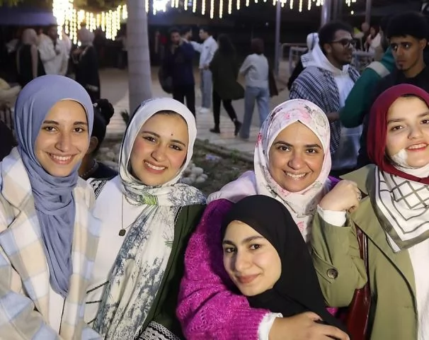 الجامعة المصرية الروسية تنظم حفلات إفطار للطلاب وسط أجواء مبهجة..