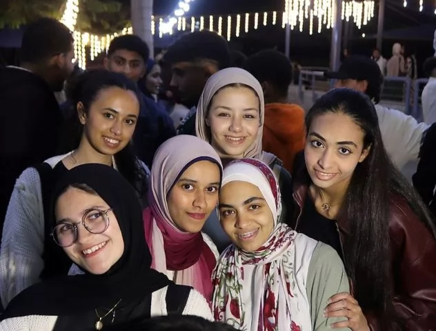 الجامعة المصرية الروسية تنظم حفلات إفطار للطلاب وسط أجواء مبهجة..