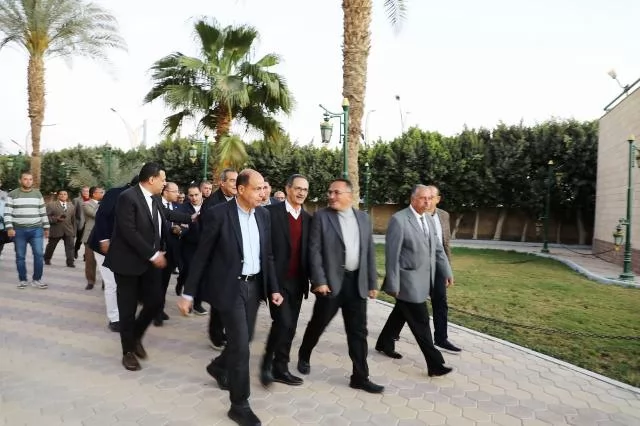 إفطار جماعي بالمنيا.. المحافظ يشدد على التناغم بين البرلمان والت
