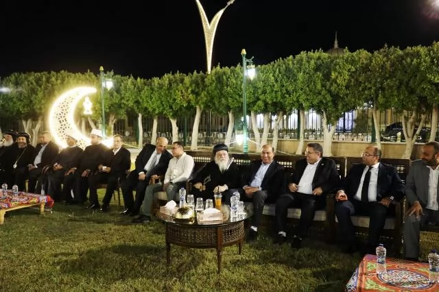 إفطار جماعي بالمنيا.. المحافظ يشدد على التناغم بين البرلمان والت