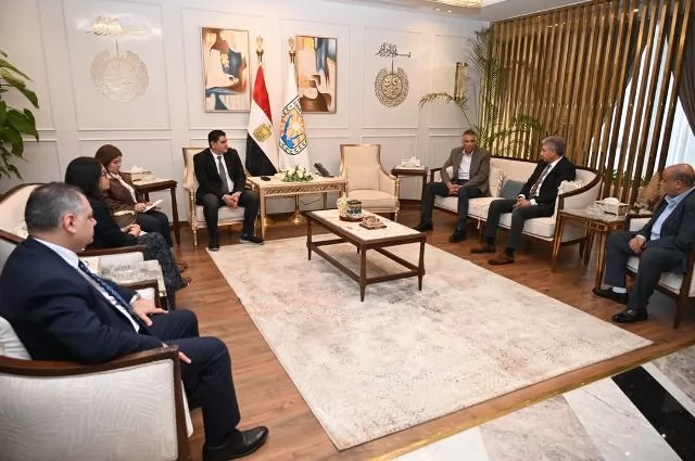 محافظ جنوب سيناء يبحث مع وزير السياحة والآثار سبل تنشيط  السياحة