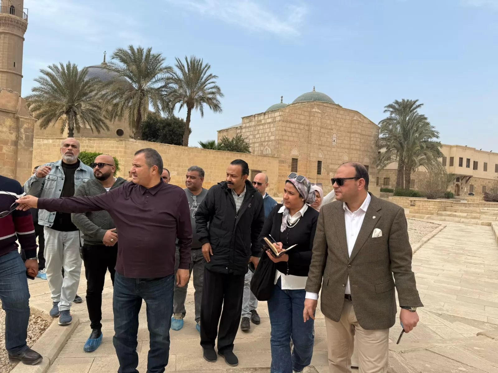 أمين 