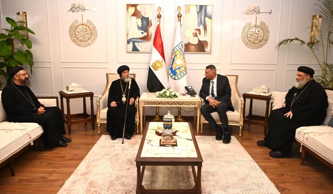 محافظ جنوب سيناء يستقبل الأنبا أبولو لتهنئته بعيد الفطر المبارك