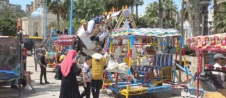 المصريون يصنعون البهجة رغم التحديات ولمّة الأسرة تتصدر المشهد