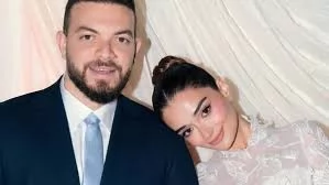 ملك أحمد زاهر تشارك جمهورها بصور خطبتها