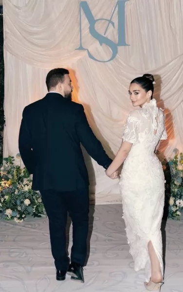 ملك أحمد زاهر تشارك جمهورها بصور خطبتها