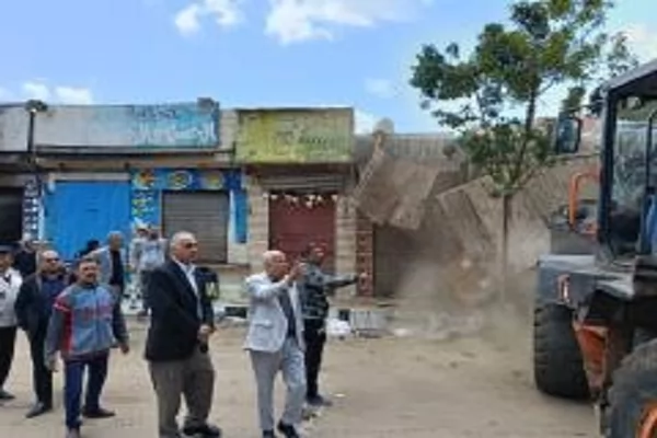 حملة بطوخ تضبط لحوم فاسدة وتغلق ثلاجة مخالفة وترفع 20 إشغال طريق