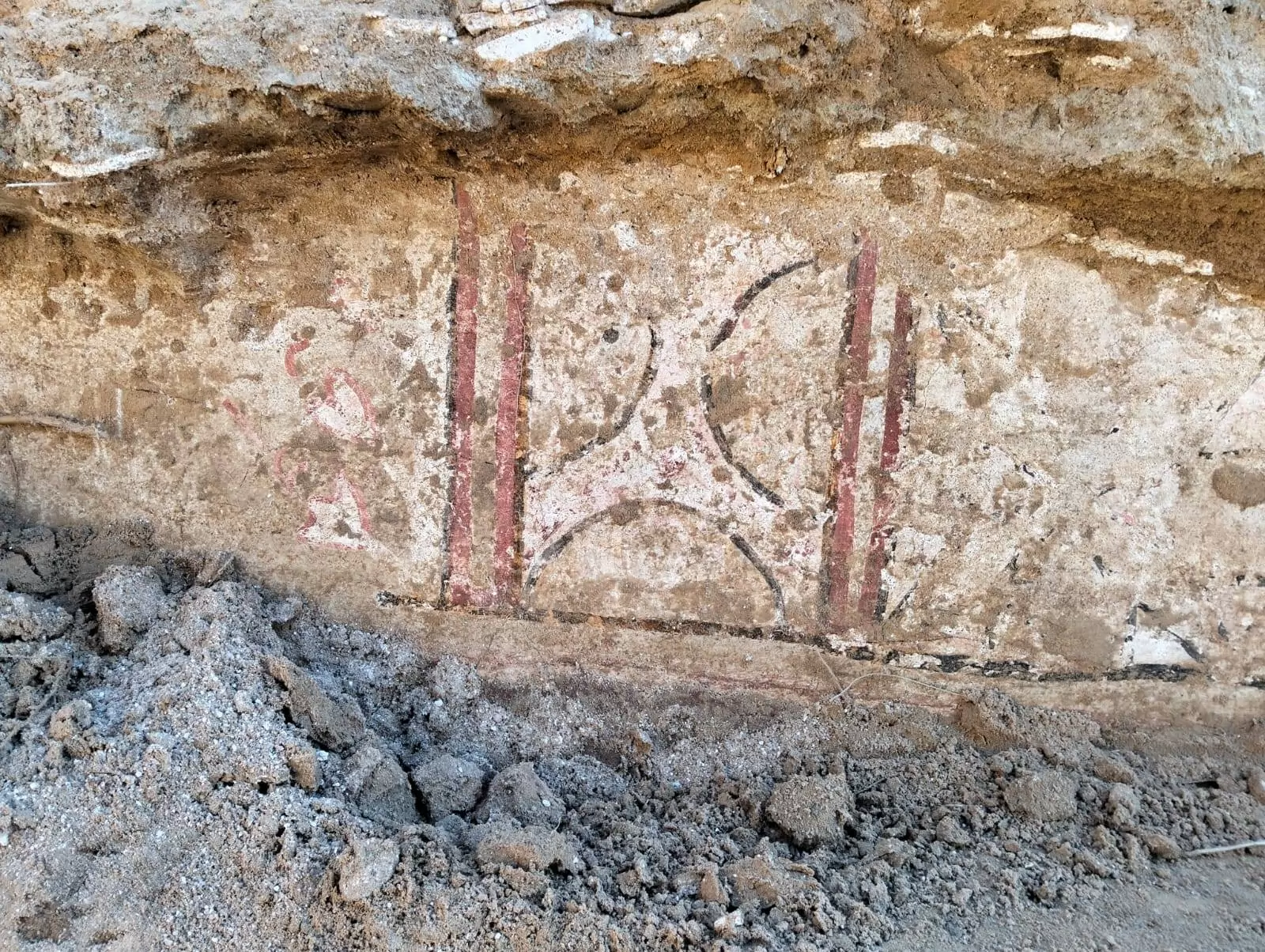 الآثار تكشف مبنى أثري يمثل بدايات الرهبنة القبطية في البحيرة