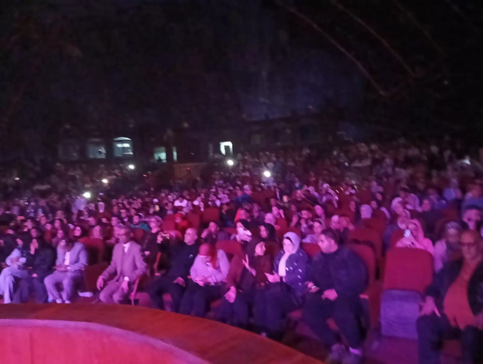  البالون يرفع لافتة كامل العدد في إحتفالية عيد الفطر ومصطفى حجاج