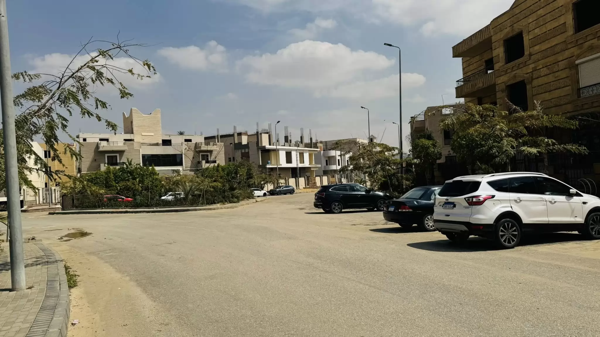 رئيس جهاز القاهرة الجديدة يقود حملة نظافة بامتداد غرب الجولف
