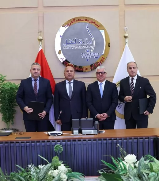 توقيع اتفاقيات بين شركة موانئ مصر والهيئة الاقتصادية لقناة السويس