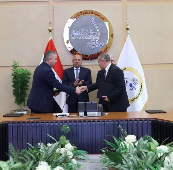 توقيع اتفاقيات بين شركة موانئ مصر والهيئة الاقتصادية لقناة السويس