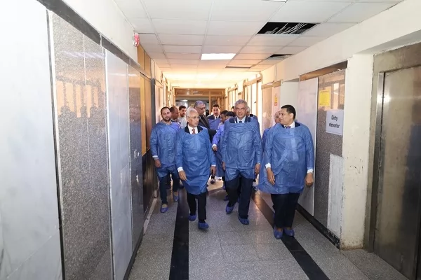  رئيس جامعة المنيا يفتتح عنايات وقسطرة القلب بمستشفى القلب والصدر