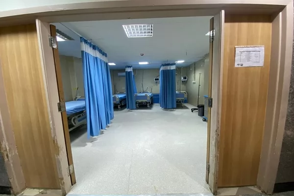  رئيس جامعة المنيا يفتتح عنايات وقسطرة القلب بمستشفى القلب والصدر