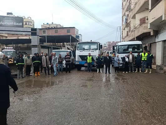 محافظ الدقهلية يتابع جهود الوحدات المحلية في رفع مياه الأمطار