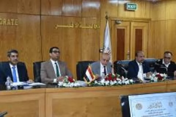 محافظ الاقصر يترأس جلسة المجلس التنفيذى لمناقشة بعض الملفات