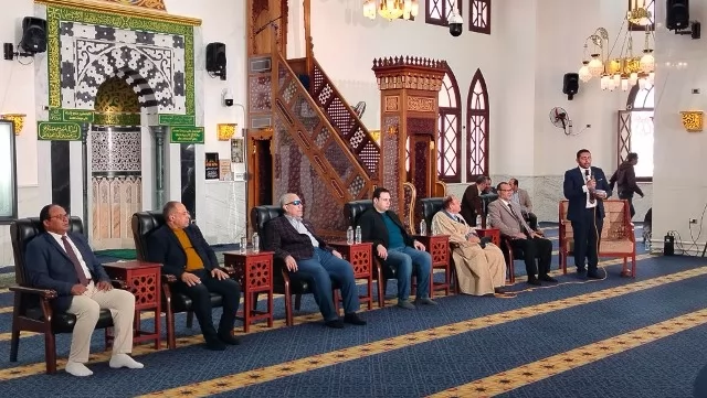 سيد جلال يكرم 42 فائز فى مسابقة مسجد أحباب المصطفى بالشروق.. بالأ