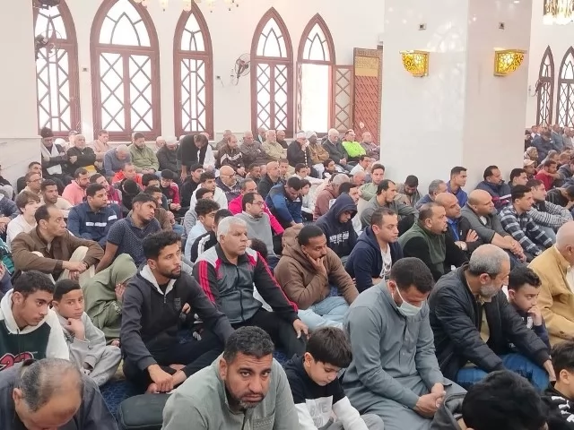 سيد جلال يكرم 42 فائز فى مسابقة مسجد أحباب المصطفى بالشروق.. بالأ