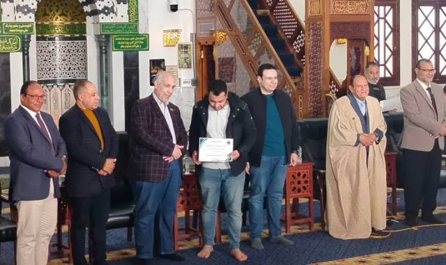 سيد جلال يكرم 42 فائز فى مسابقة مسجد أحباب المصطفى بالشروق.. بالأ