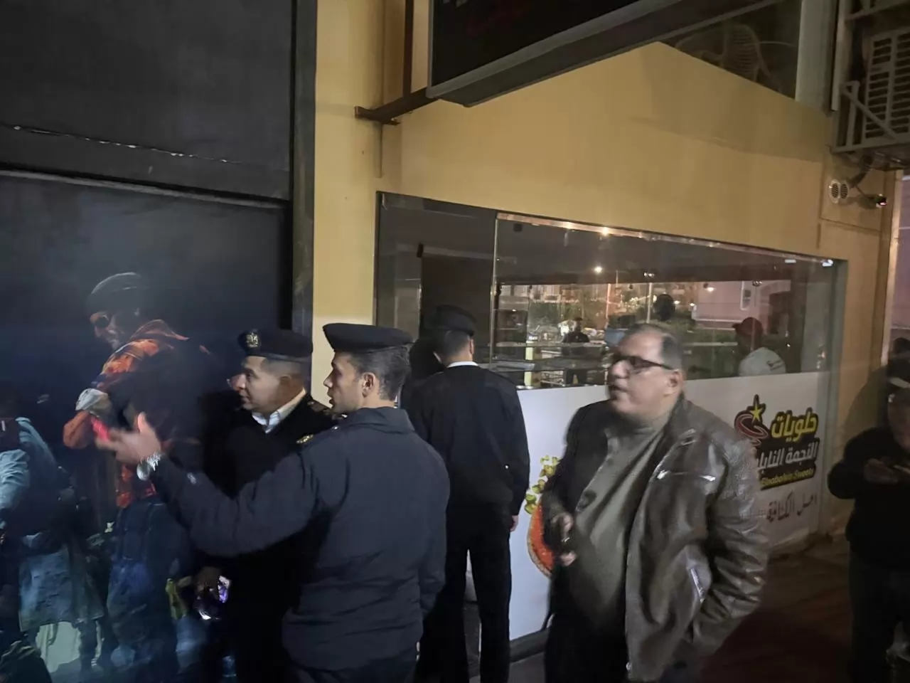 غلق وتشميع منشآت بالشيخ زايد لمخالفة المواعيد