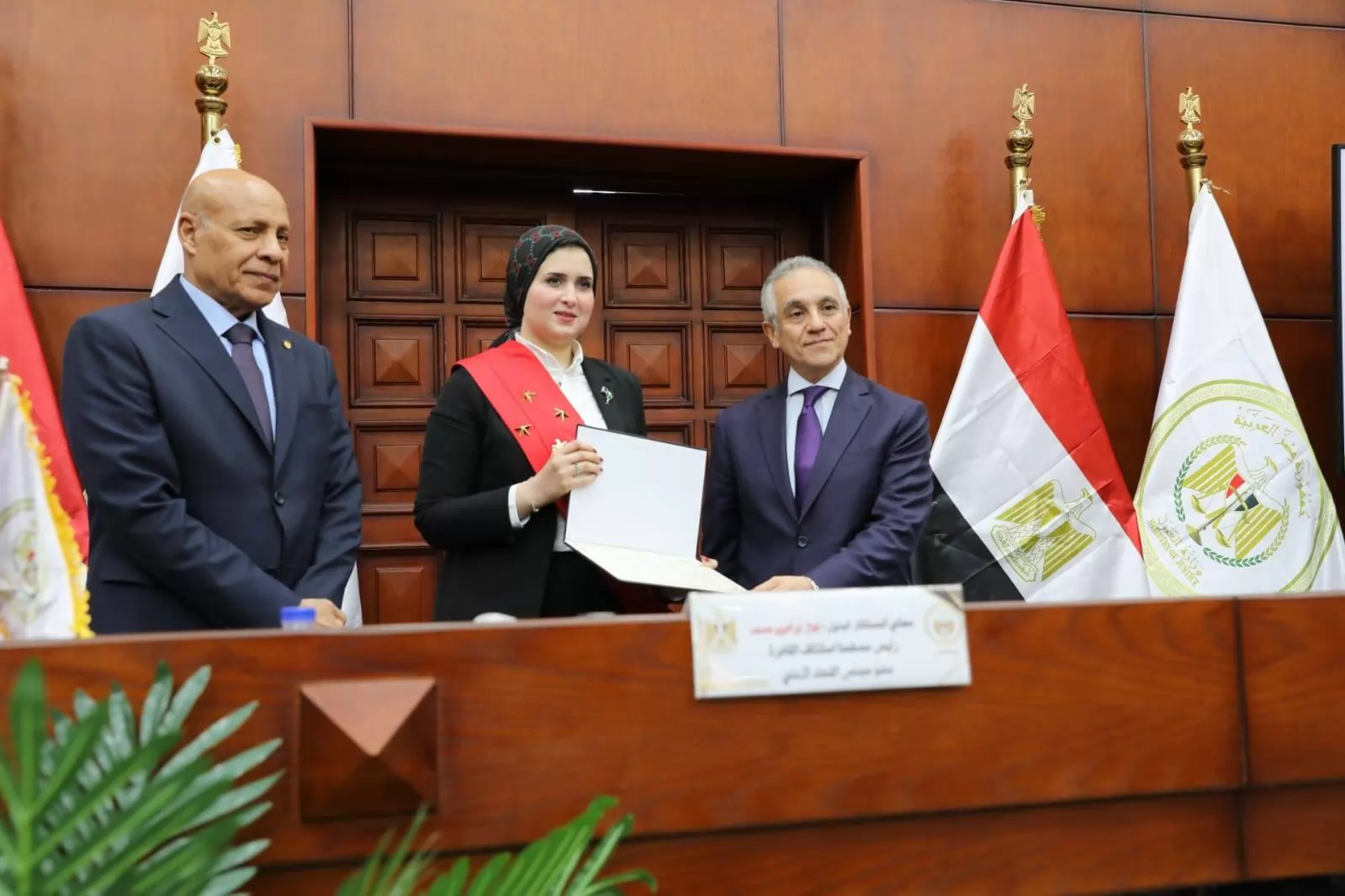 وزير العدل يلتقي قضاة الاستئناف والمحاكم الابتدائية ويكرم المتميز