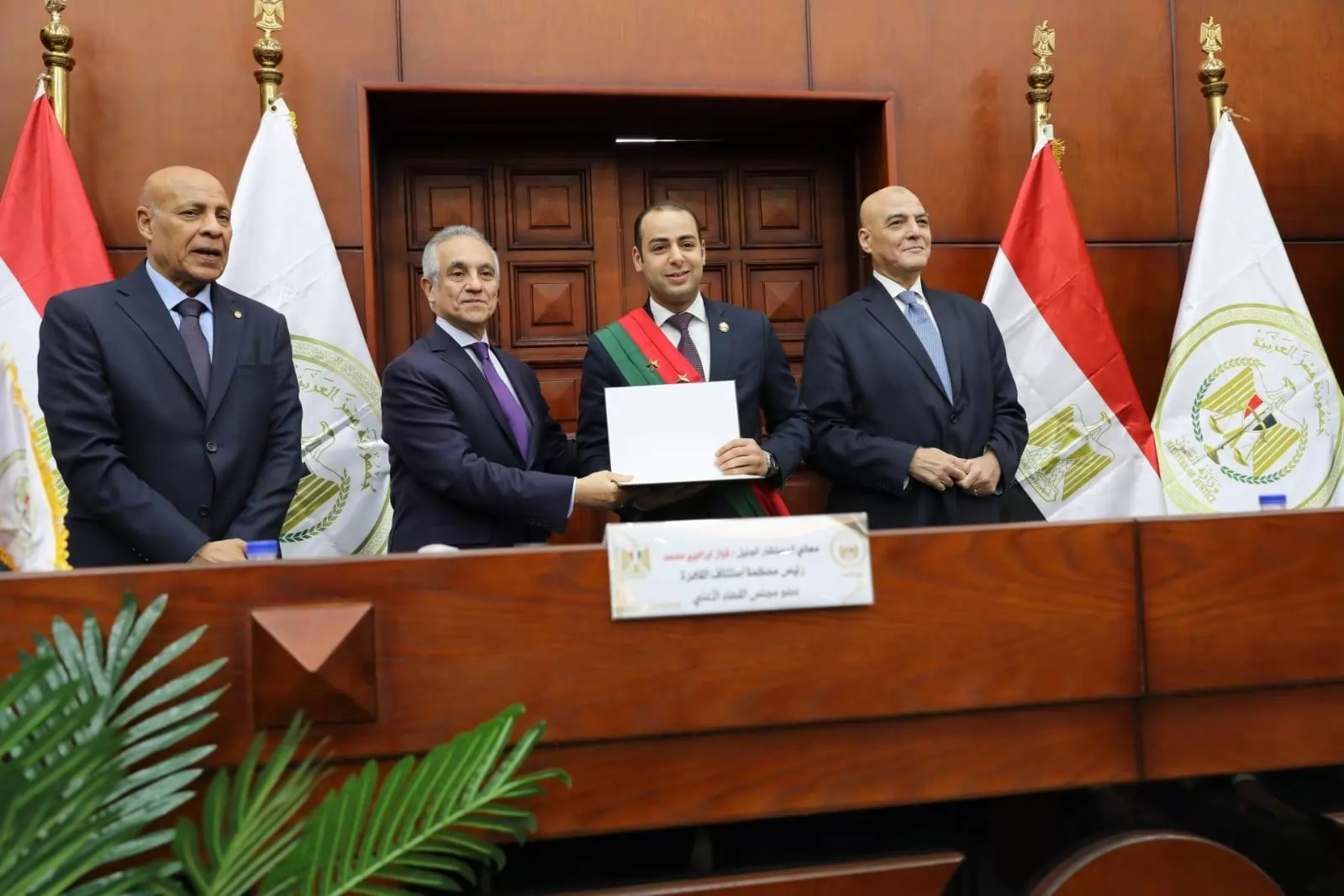 وزير العدل يلتقي قضاة الاستئناف والمحاكم الابتدائية ويكرم المتميز