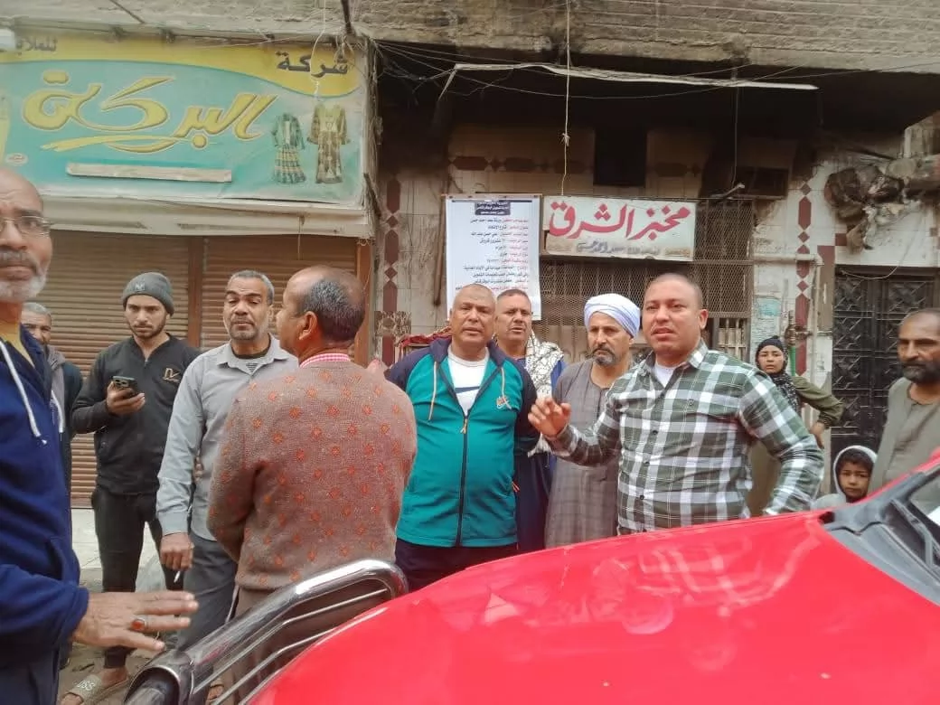 رئيس مدينة أبو قرقاص يقود حملة لإزالة الإشغالات بالشوارع والطرق