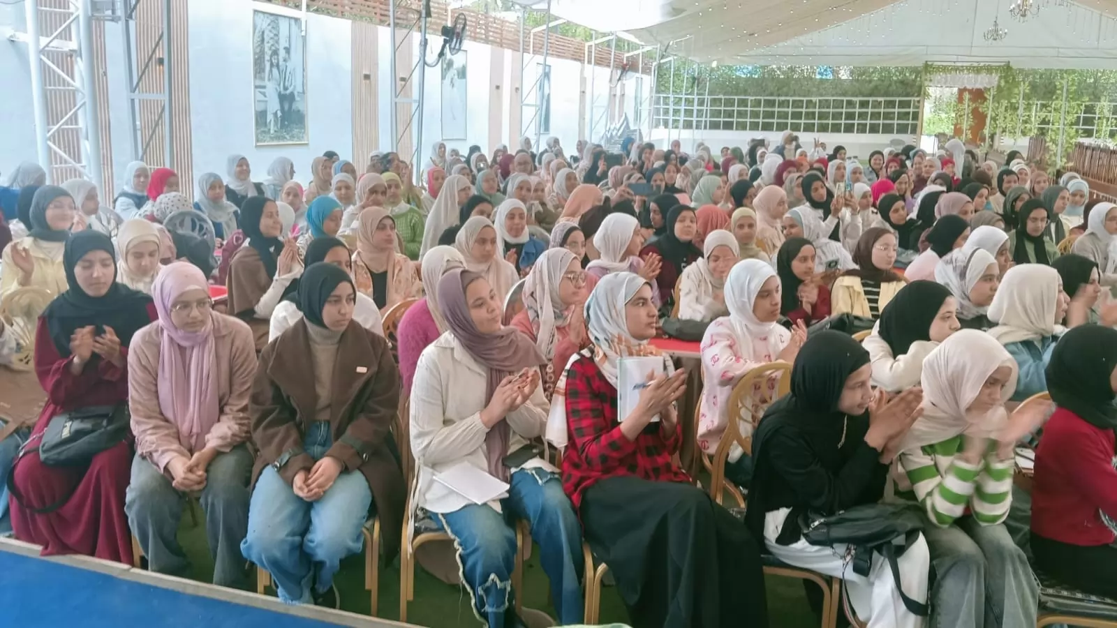 وكيل وزارة التربية والتعليم بأسيوط يشهد انطلاق قوافل تعليمية مجان