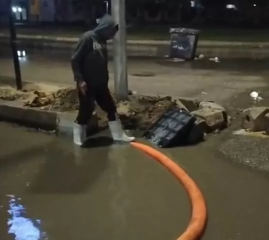 رئيس جهاز العاشر: استعدادات غير مسبوقة لشفط مياه الأمطار.. بالفيد