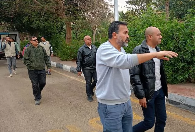 رئيس جهاز الشروق يكشف عن أحدث أعمال الزراعة والتجميل بالمدينة.. ص