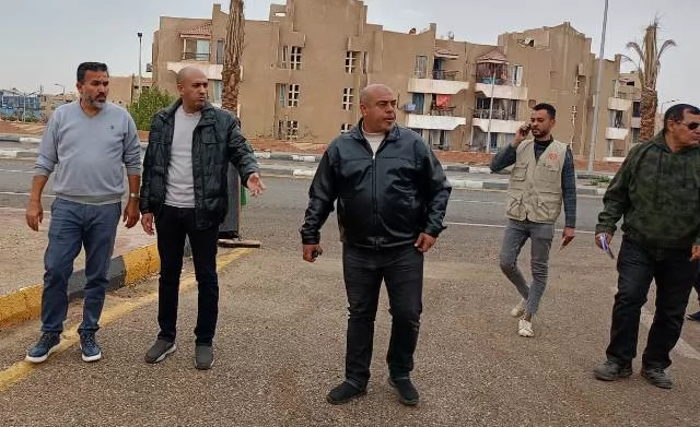 رئيس جهاز الشروق يكشف عن أحدث أعمال الزراعة والتجميل بالمدينة.. ص