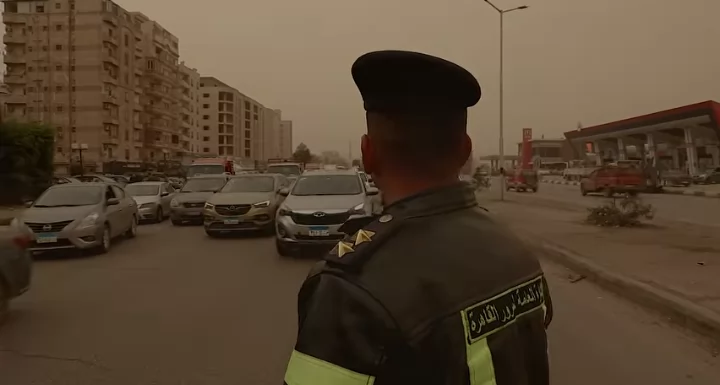 ​يدٌ تحمي ويدٌ تساعد.. دور وزارة الداخلية في تأمين حياة المواطنين