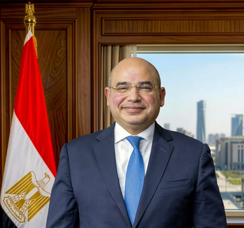 قرار جمهوري بتجديد تعيين نواب رئيس اقتصادية قناة السويس وتعيين نا