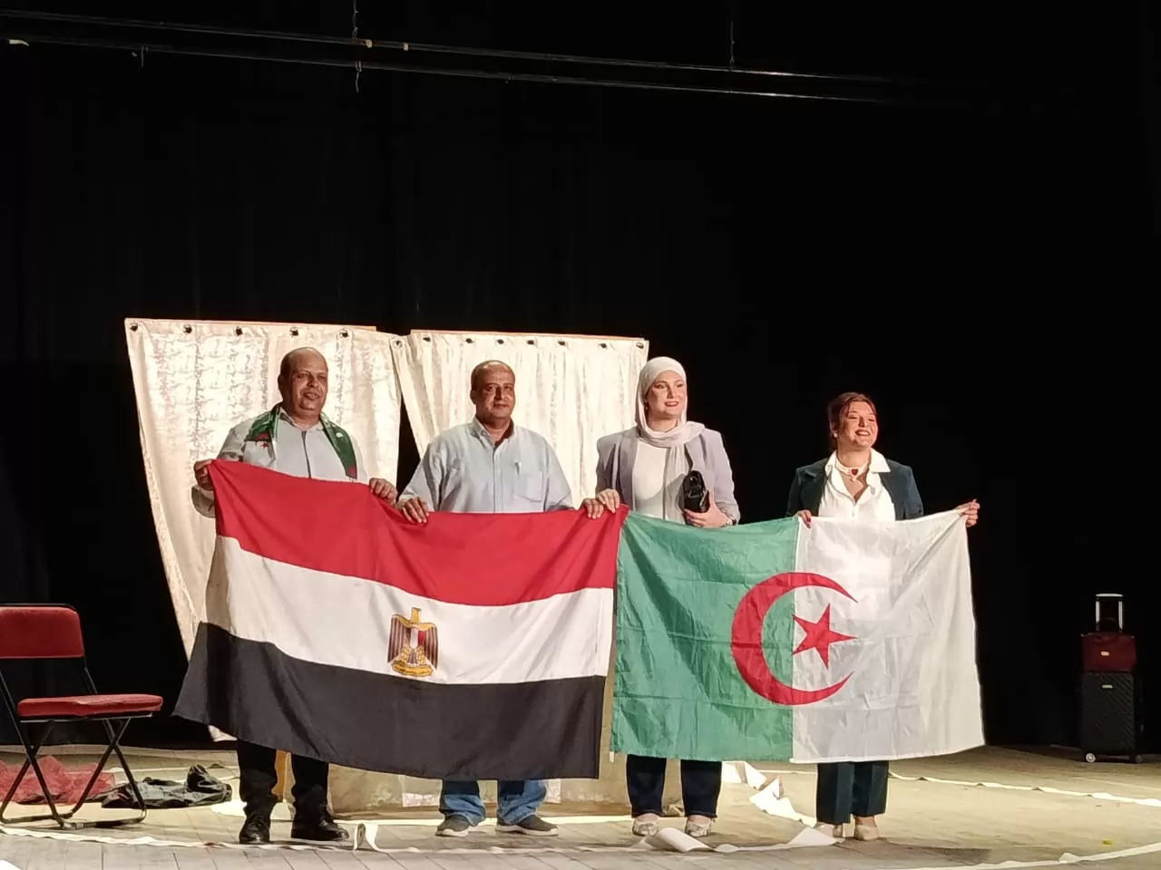 زخم كبير مهرجان مسرح الجنوب يجذب جمهور قنا..صور